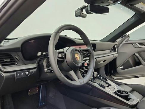 Used 2025 Porsche 911 Carrera RWD image 20