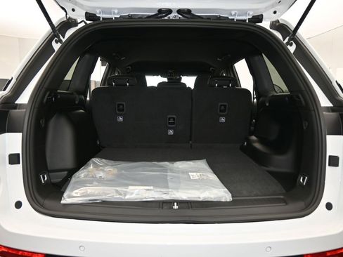 Used 2025 Jeep Grand Cherokee Laredo image 33