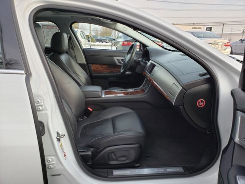 Used 2014 Jaguar XF 3.0 image 18