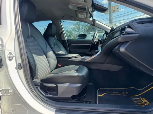 Used 2021 Toyota Camry SE FWD image 22