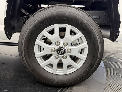 Used 2026 Toyota Tacoma SR5 AWD/4WD image 16
