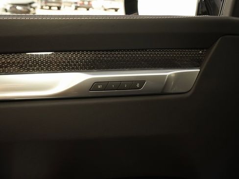 Used 2026 Cadillac Escalade ESV V image 33