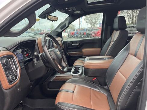 Used 2019 Chevrolet Silverado 1500 High Country w/ Technology Package image 7