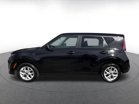 Used 2025 Kia Soul LX w/ LX Technology Package FWD image 9