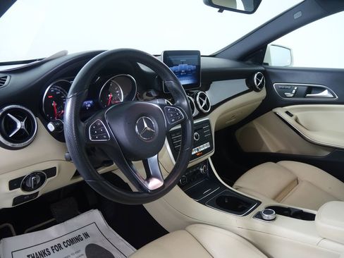 Used 2018 Mercedes-Benz CLA 250 image 12