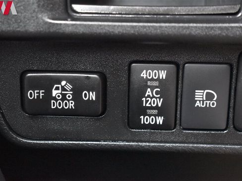 Used 2018 Toyota Tacoma TRD Off-Road AWD/4WD image 14