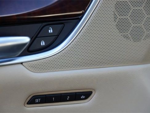 Used 2018 Cadillac XT5 Luxury w/ Driver Awareness Package image 14