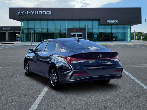 New 2026 Hyundai Elantra Sport FWD image 24