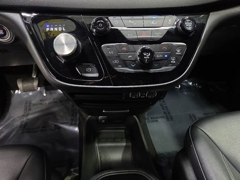 Used 2025 Chrysler Pacifica Select FWD image 23