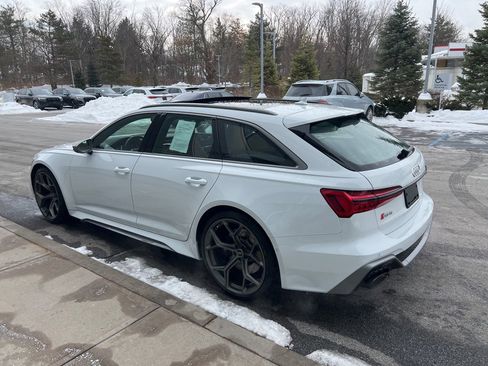 Used 2025 Audi RS 6 performance image 42