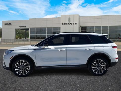 New 2026 Lincoln Corsair Reserve image 6