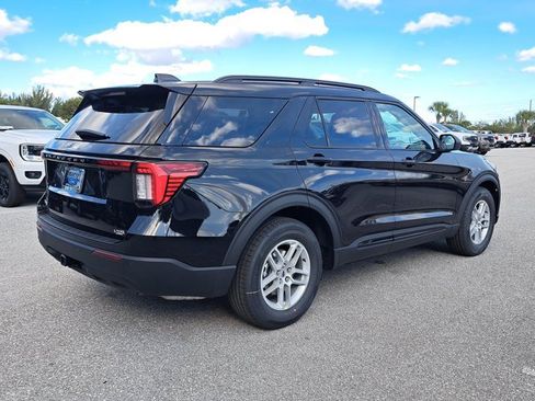 New 2026 Ford Explorer Active RWD image 9