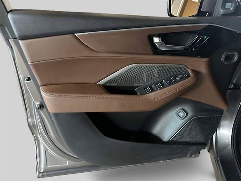 Used 2023 Acura MDX SH-AWD w/ Technology Package image 11