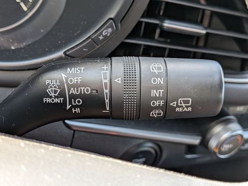 Used 2022 MAZDA MAZDA3 s FWD image 17