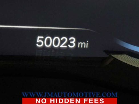 Used 2023 Genesis G70 2.0T image 21