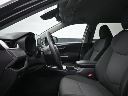 Used 2025 Toyota RAV4 XLE FWD image 10