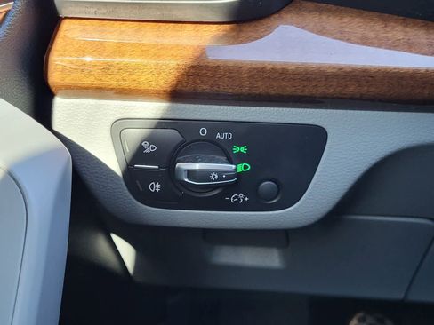 Used 2022 Audi Q5 2.0T Premium w/ Convenience Package image 17