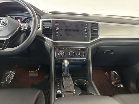 Used 2019 Volkswagen Atlas SE w/ Towing Package image 20