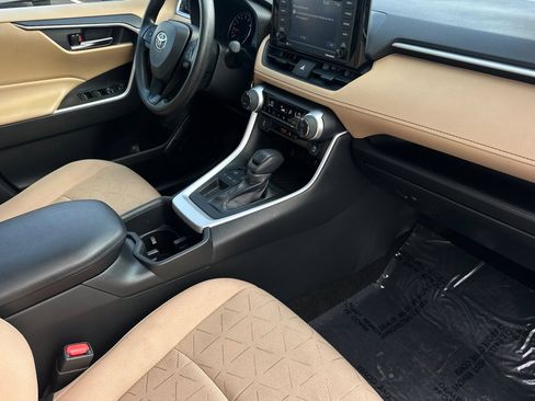 Used 2022 Toyota RAV4 XLE w/ Convenience Package image 20