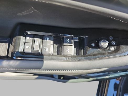 Used 2022 Jeep Grand Cherokee L Overland w/ Luxury Tech Group IV AWD/4WD image 35