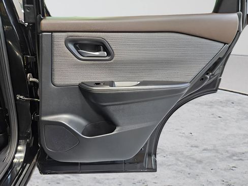 Certified 2023 Nissan Rogue SV AWD/4WD image 20
