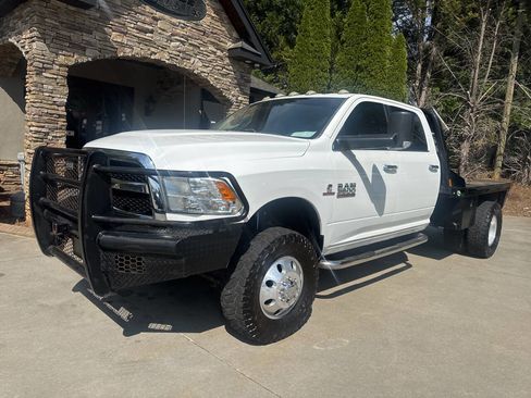 Used 2017 RAM 3500 SLT image 2