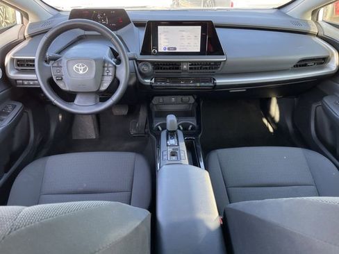 Used 2025 Toyota Prius LE image 10