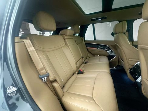 Used 2025 Land Rover Range Rover SE AWD/4WD image 28