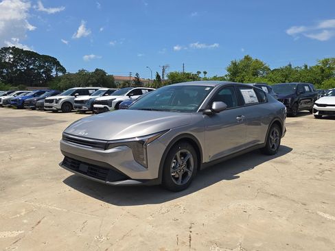New 2026 Kia K4 FWD image 4