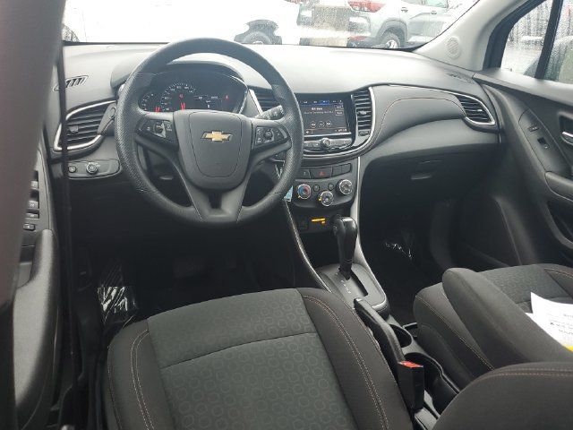 Used 2020 Chevrolet Trax LS w/ Tint and Cruise Package FWD image 9