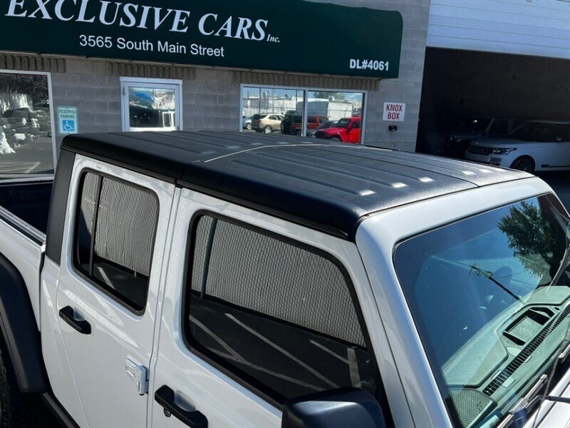 Used 2022 Jeep Gladiator Rubicon w/ Trailer Tow Package AWD/4WD image 11
