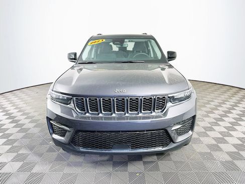 Certified 2023 Jeep Grand Cherokee Laredo AWD/4WD image 4
