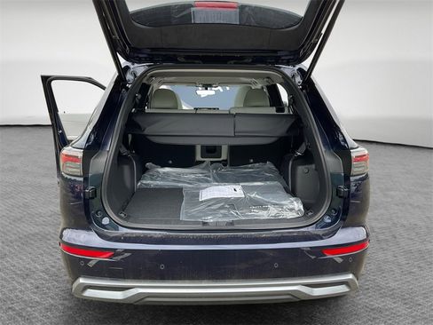 New 2025 Mitsubishi Outlander SE image 25