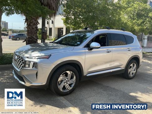 Used 2023 Hyundai Santa Fe SEL w/ Premium Package FWD image 2