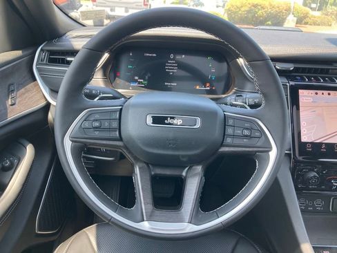 New 2024 Jeep Grand Cherokee Limited 4xe w/ Luxury Tech Group II image 15