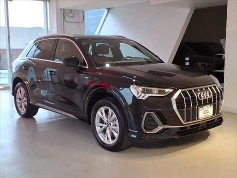 Certified 2025 Audi Q3 2.0T Premium image 3
