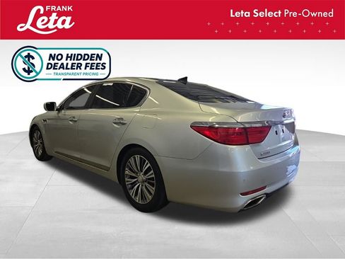 Used 2017 Kia K900 Premium RWD image 4