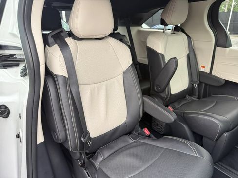 Used 2026 Toyota Sienna Limited AWD/4WD image 23