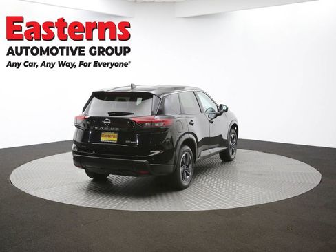 Used 2024 Nissan Rogue SV image 39