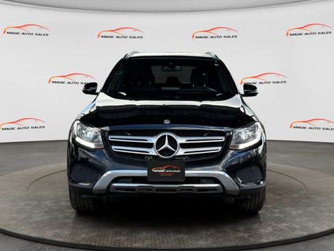 Used 2018 Mercedes-Benz GLC 300 4MATIC image 3