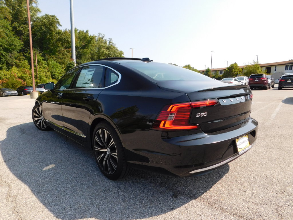 Used 2023 Volvo S90 B6 Plus AWD/4WD image 7