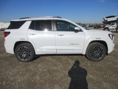 New 2026 GMC Terrain Denali image 3