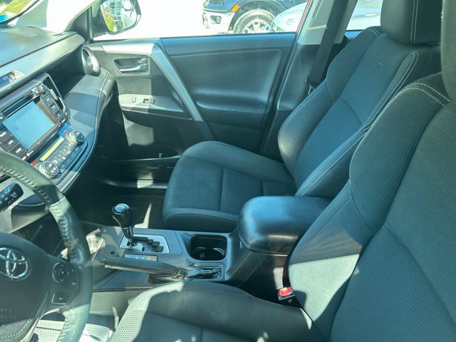 Used 2017 Toyota RAV4 XLE FWD image 4