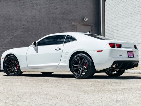 Used 2013 Chevrolet Camaro SS w/ SS Performance Package RWD image 4