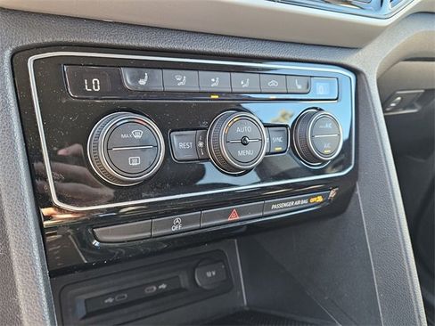 Used 2022 Volkswagen Atlas SE image 23