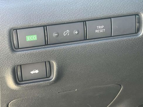 New 2025 Nissan Sentra SV image 17