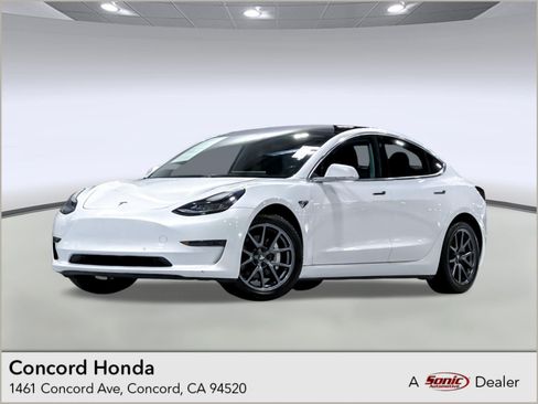 Used 2018 Tesla Model 3 Long Range RWD image 1