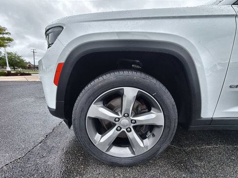 Used 2021 Jeep Grand Cherokee L Limited AWD/4WD image 17