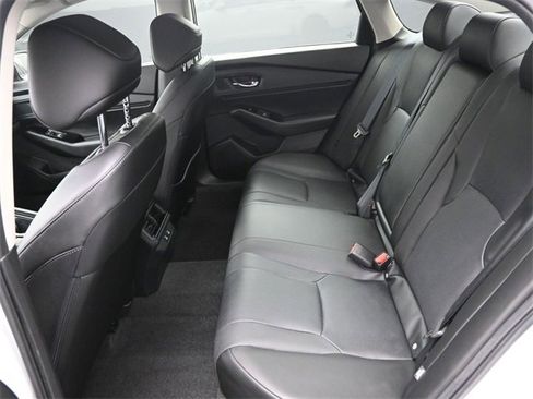 Used 2023 Honda Accord Touring image 11