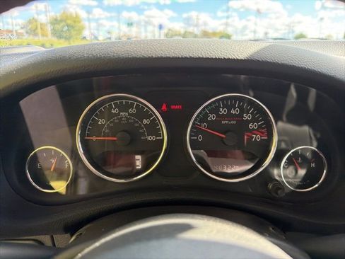 Used 2017 Jeep Wrangler Unlimited Rubicon image 13